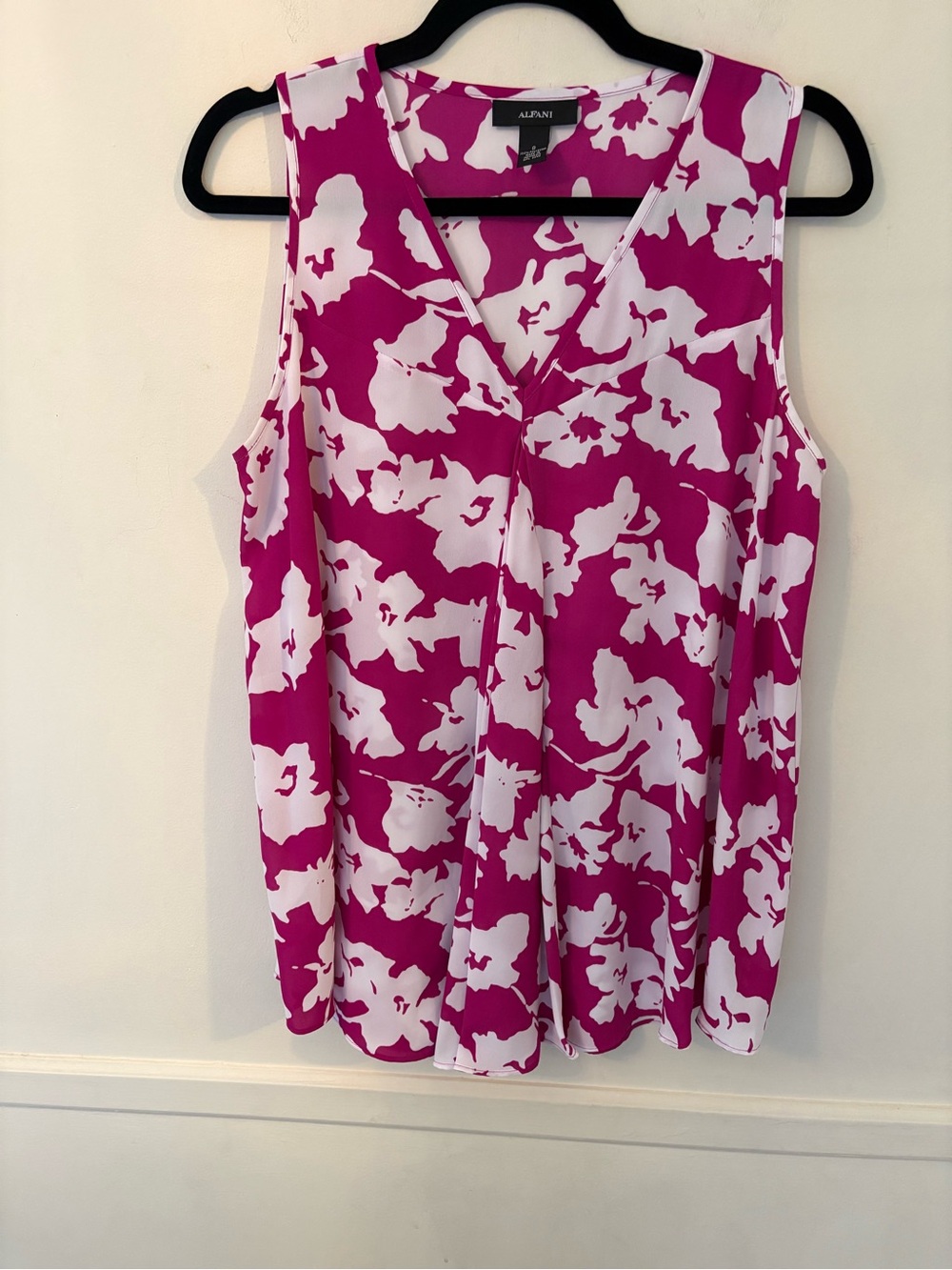 Alfani Magenta and White Floral Sleeveless Blouse -Sz 8